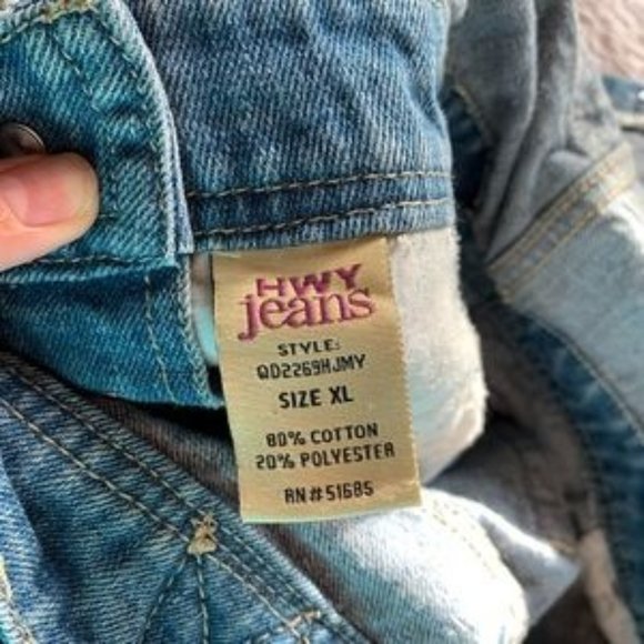 Women’s Overall Shorts - Picture 5 of 6